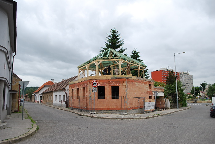 Krov, mansarda, Modřany, polovalba